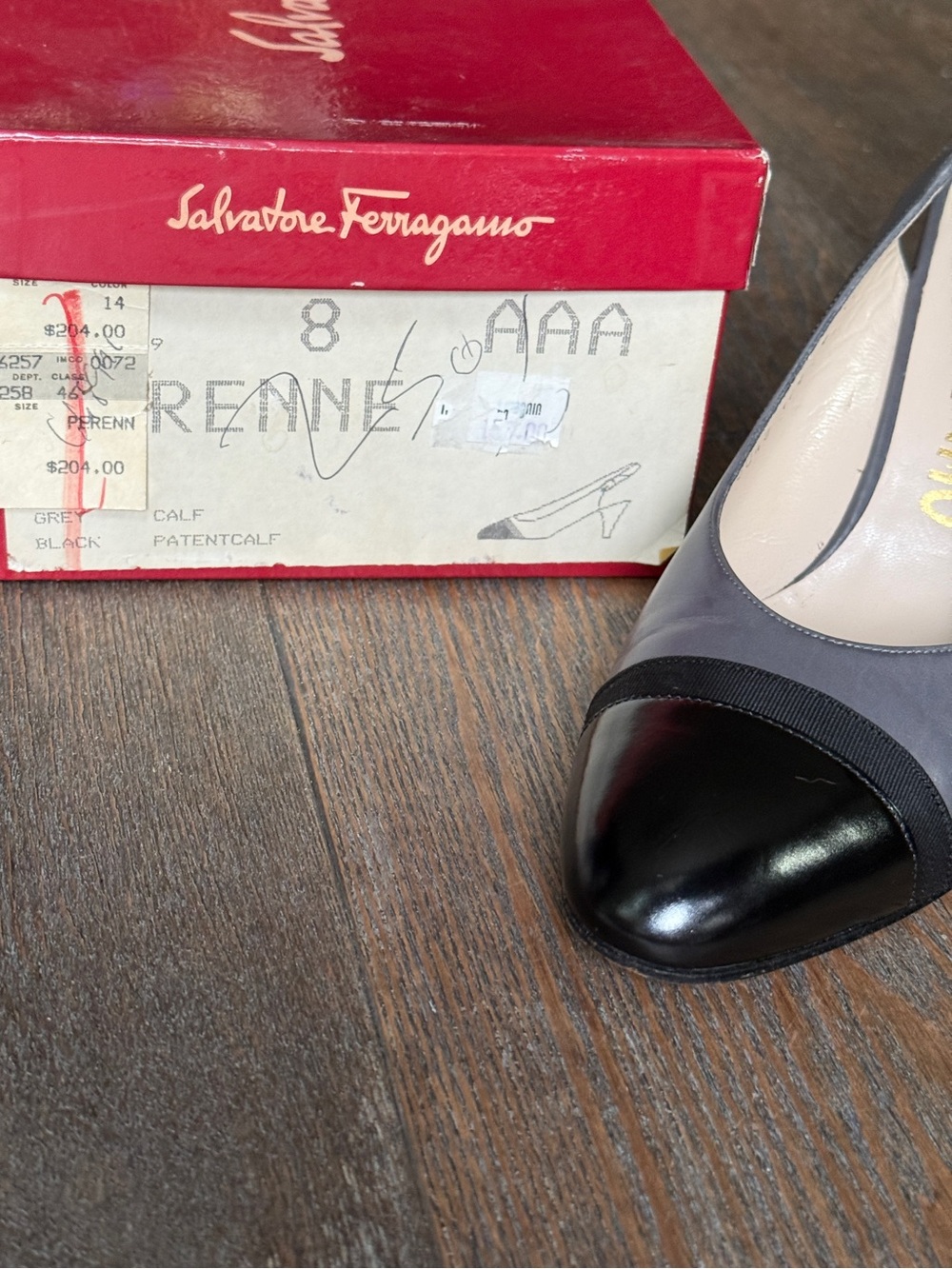 Vintage Ferragamo Slingbacks - Sz 8 EUC Black + Gray New Heel Caps + Sole Grips - Picture 7 of 11
